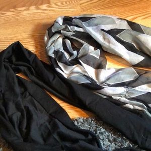 Set of scarves